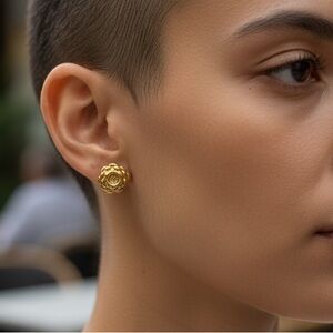 Elegant Gold Floral Stud Earrings
